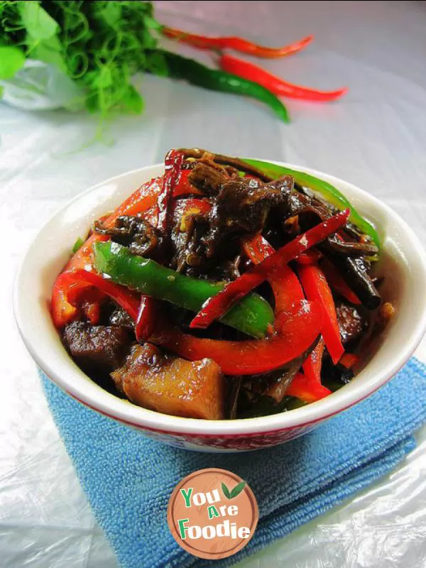 Braised-pork-with-tea-tree-mushroom