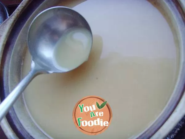 Lotus leaf mung bean porridge