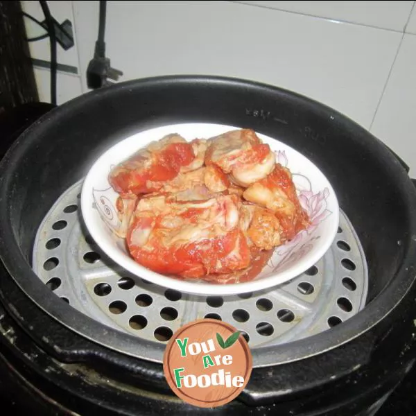 Braised spareribs with soy sauce