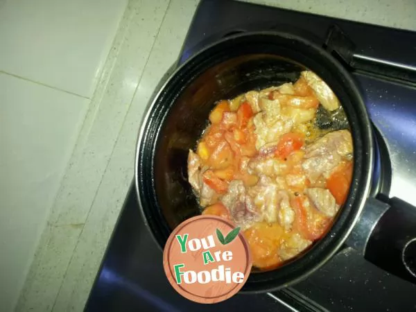 Stewed in one pot (stewed cabbage with mushroom, tomato and radish)