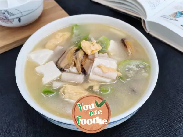 Sponge gourd, tofu, egg, mushroom and mussel soup