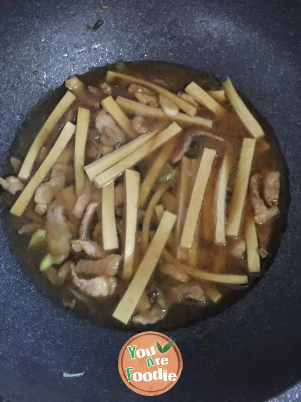 Fried dried beans with celery