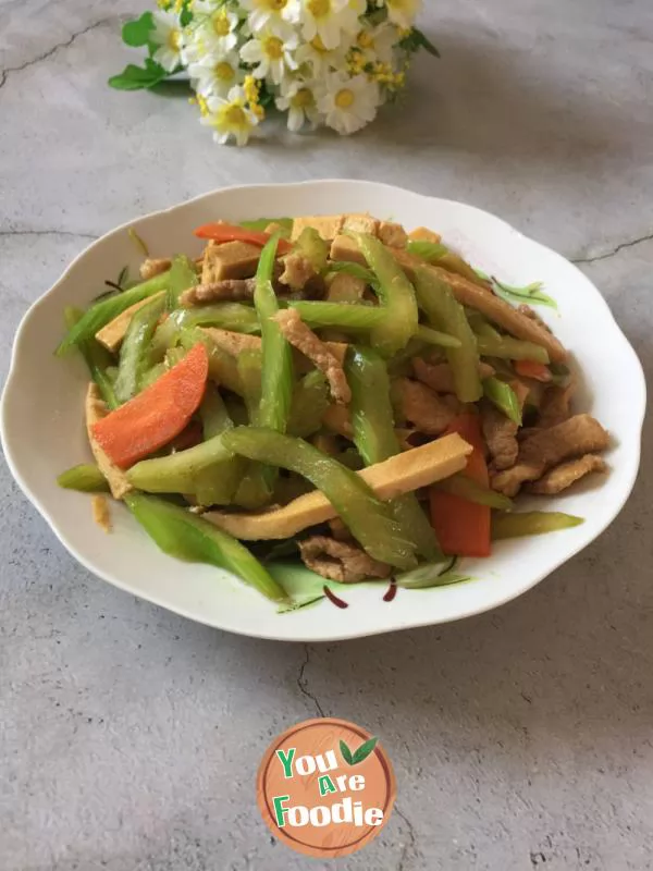 Fried dried beans with celery