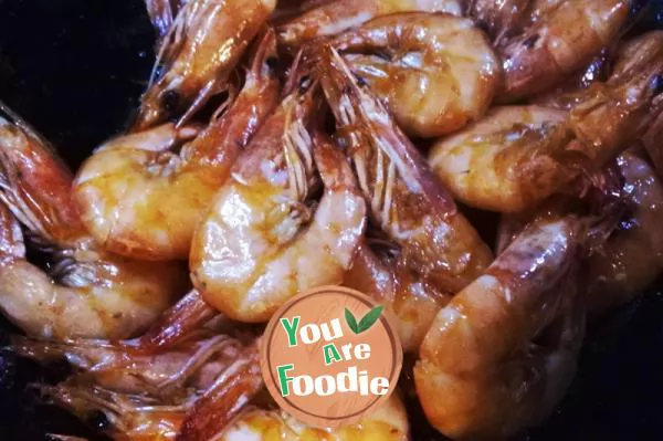 Braised prawns in oil - no water, but fried