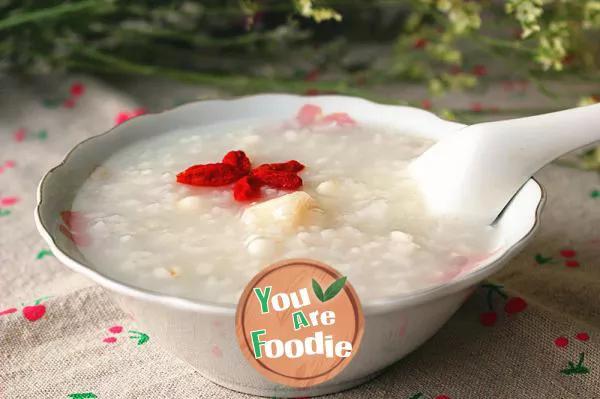 Chinese-yam-porridge-with-barley-and-Euryale-seeds