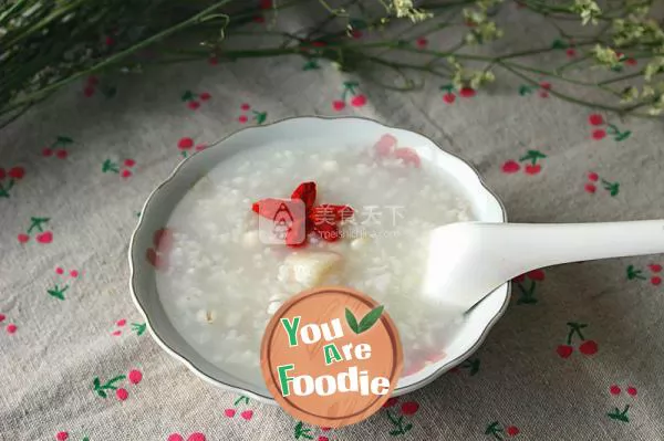 Chinese yam porridge with barley and Euryale seeds