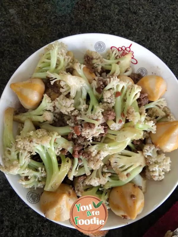 Stir fried Chinese cabbage with diced beef