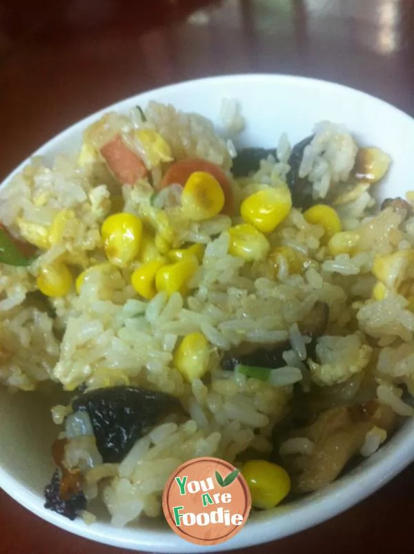 Fried rice with corn and mushroom