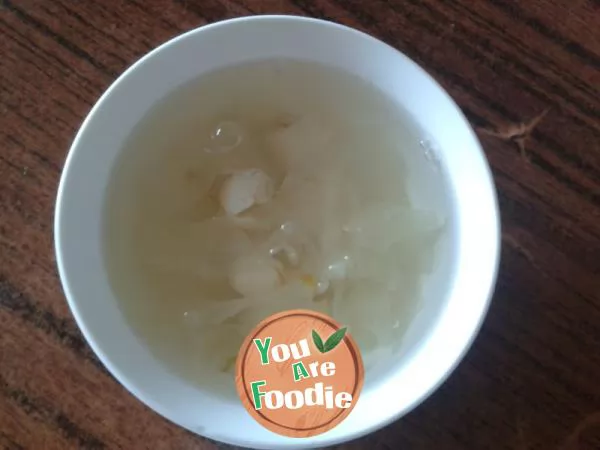 Rock sugar tremella lotus seed soup