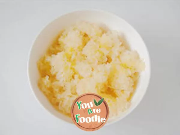 Beauty care -- rock sugar tremella lotus seed soup