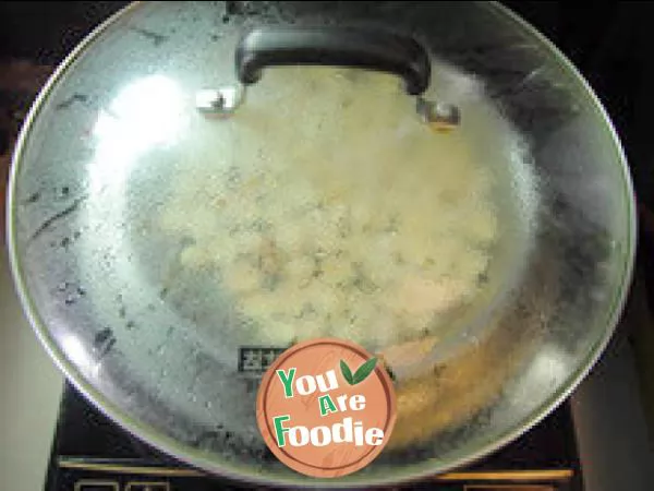 Beauty care -- rock sugar tremella lotus seed soup