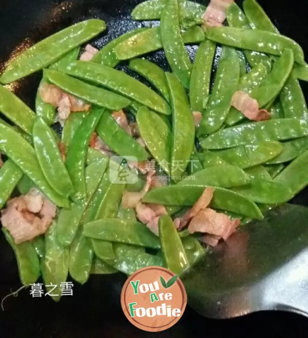 Fried lotus beans with crispy bacon