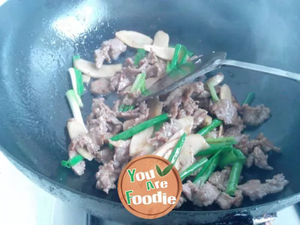 Fried beef with ginger