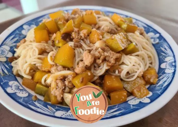 Noodles-with-Pumpkin-Meat