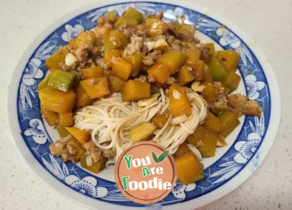 Noodles with Pumpkin Meat