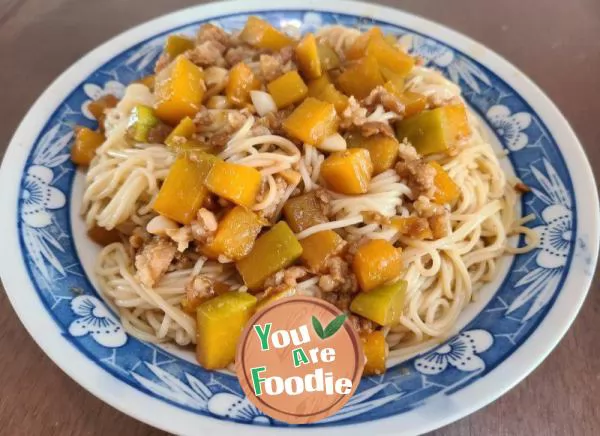 Noodles with Pumpkin Meat