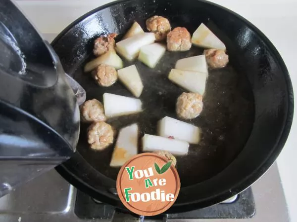 Braised potato balls with mixed vegetables and white gourd