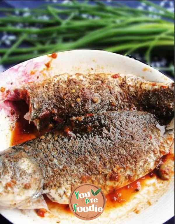 Grilled fish in microwave oven