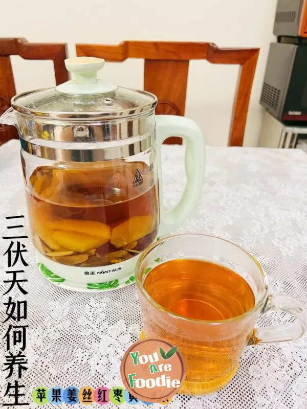 Tea for dispelling cold and dampness, detoxifying and nourishing skin during the dog days | Apple ginger shreds, red dates, Huangqi tea