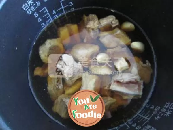 Stewed rice with spareribs - one click in rice cooker