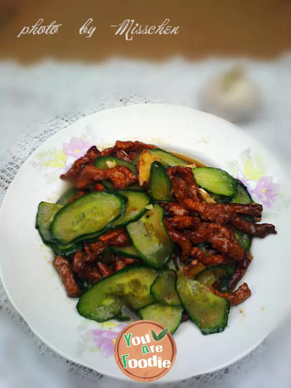 Fried pork with cucumber