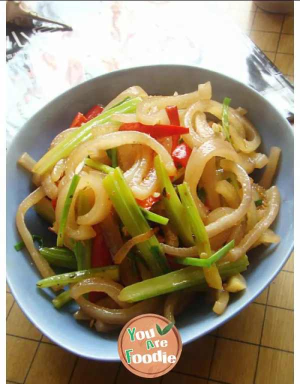 Stir fried pork skin with chili