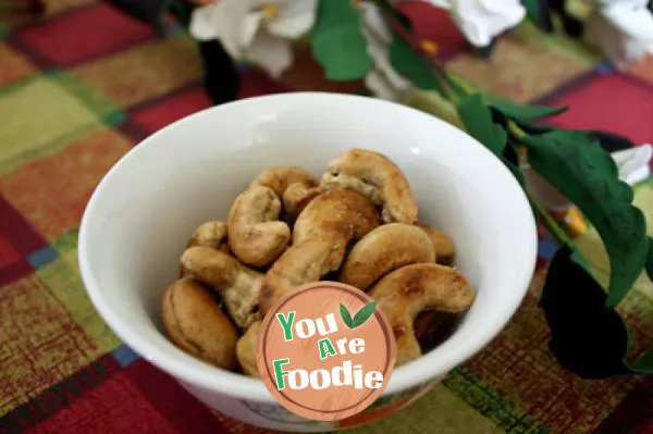 Cashew nuts from the salt bureau (a snack made in three minutes)