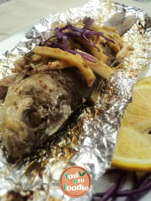 [spicy roasted crucian carp]