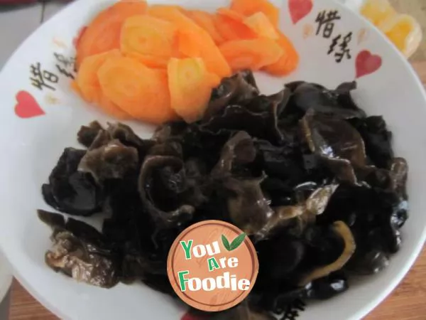 Fried agaric with carrot and yam