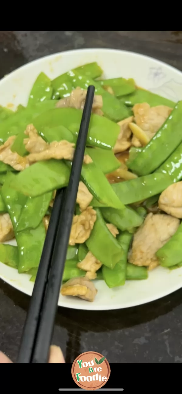 Fried Pork Slices with Dutch Beans, which is more delicious