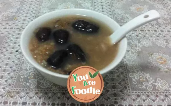 Peanut and jujube porridge