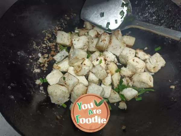 Fried Steamed Bread with Scallion