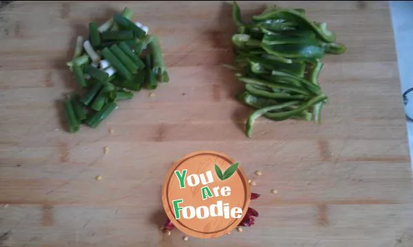 Fried goose intestines with green pepper