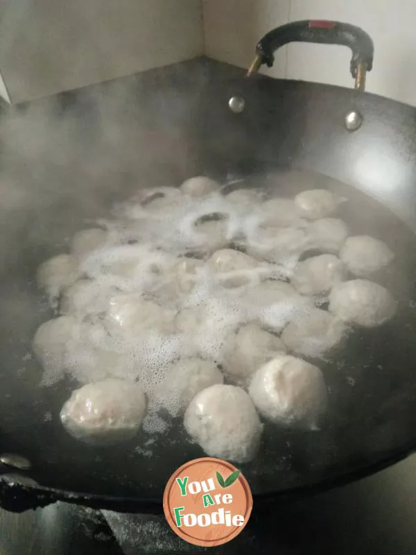 Rice-meat dumplings