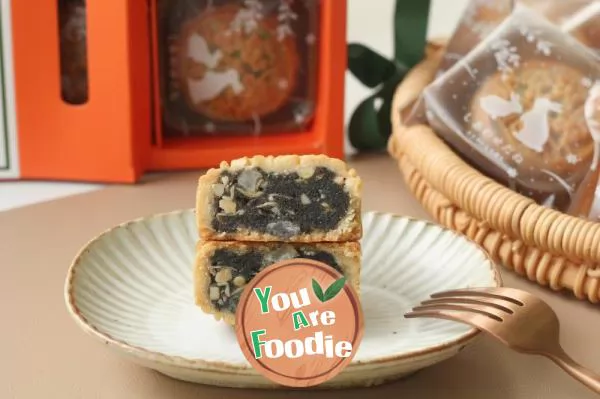 Wind oven version: pepper and salt black sesame cantonese moon cake, salty and fragrant! The crust is universal!