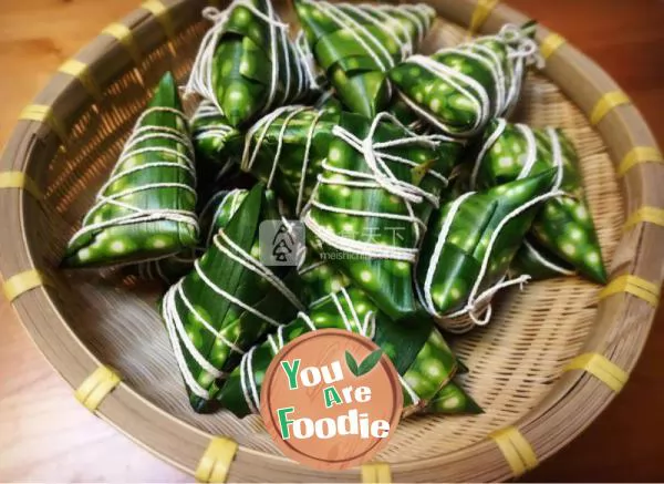 Colorful rice dumplings with flower skin