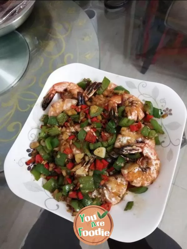 Braised shrimp with green pepper