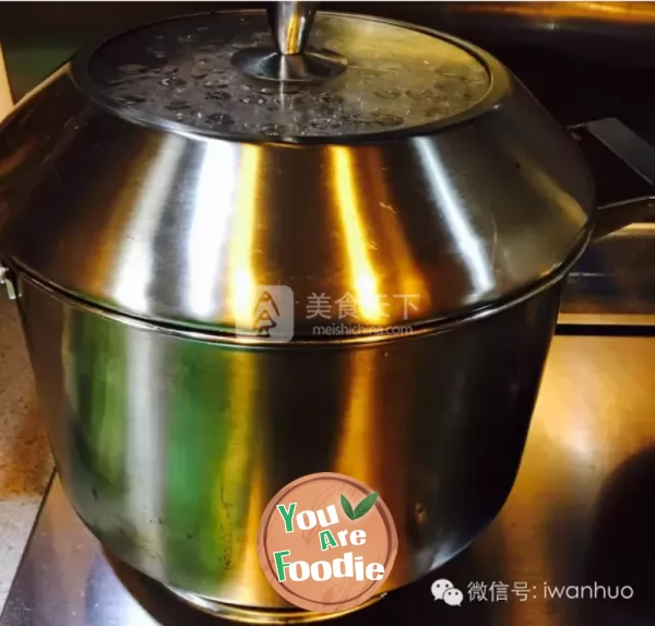 Steamed Abalone with Shark's Fin and Fish Maw in Broth