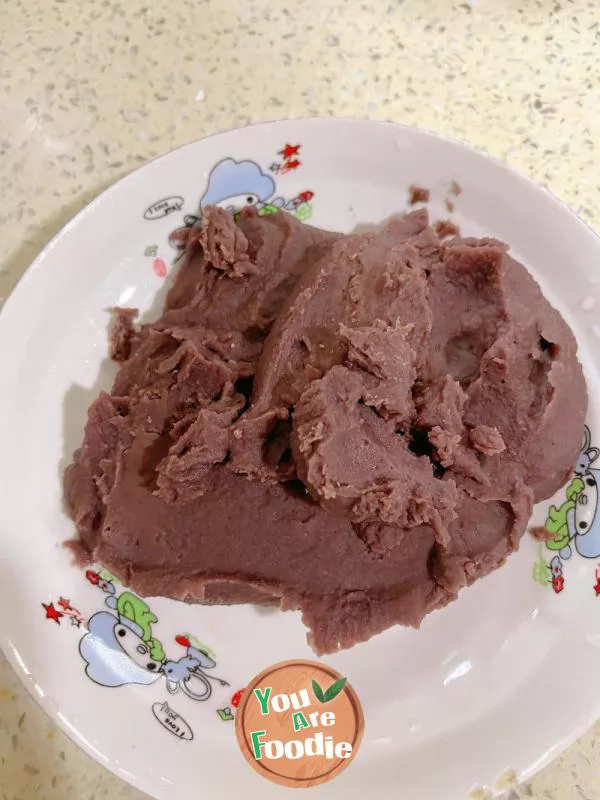 Making bean paste crisp