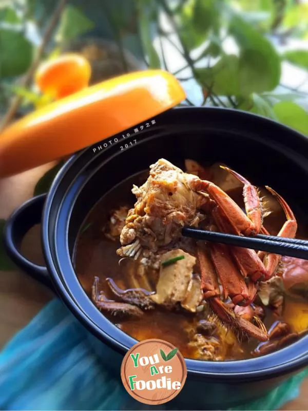 Stewed tofu with crab (spicy pot)