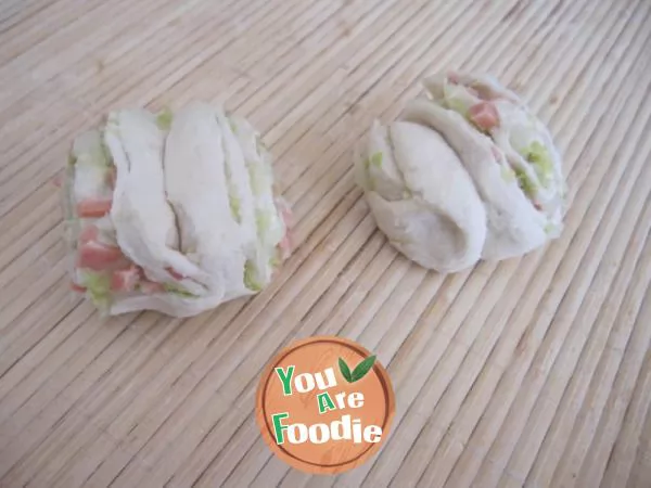 Cabbage ham bean dregs roll