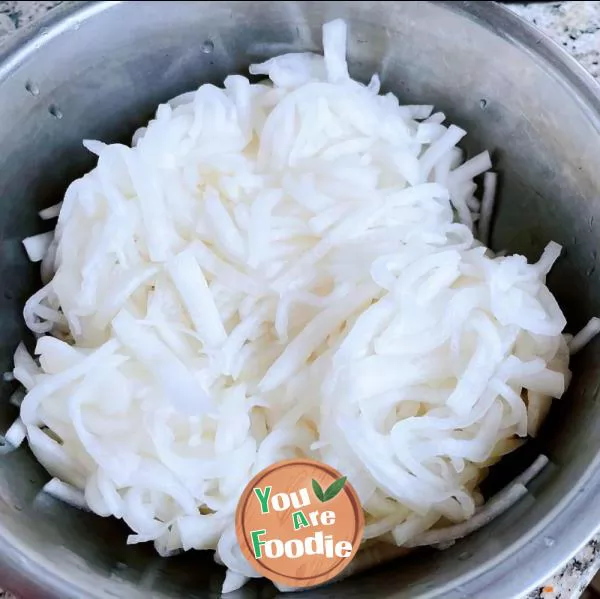 Fried pork ribs and shredded radish soup