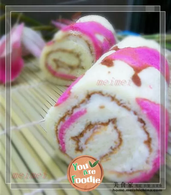 A-new-variety-of-durian-cake-rolls-on-the-cake