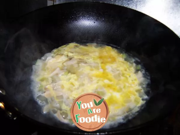 Lily, white gourd and egg flower soup