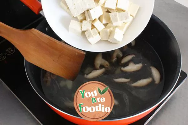 Oyster and tofu soup