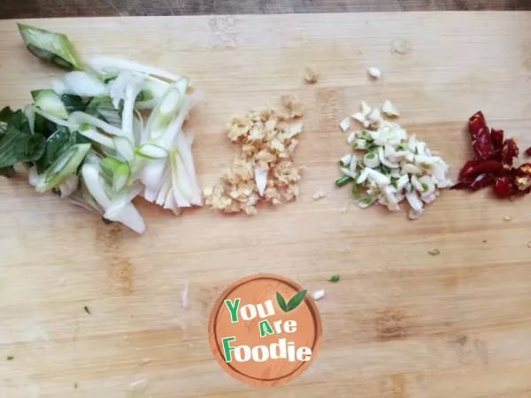 Hot and sour lotus root shreds