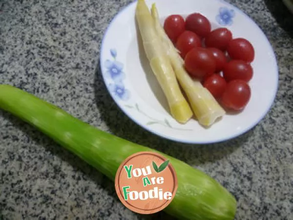 Stir fried lettuce with virgin fruit