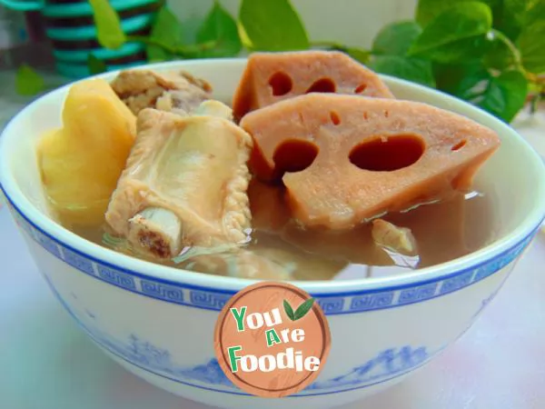 Spare ribs and lotus root soup