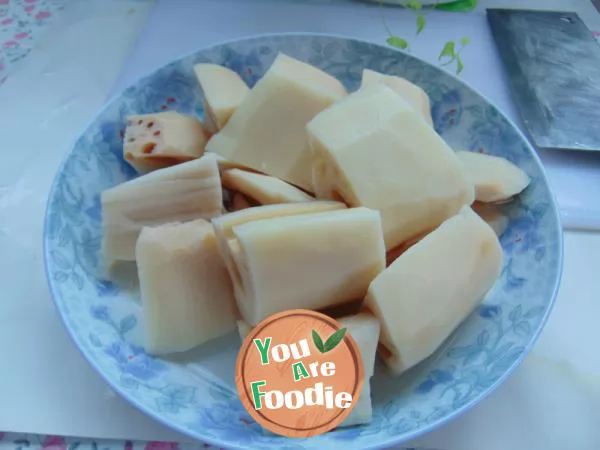 Spare ribs and lotus root soup