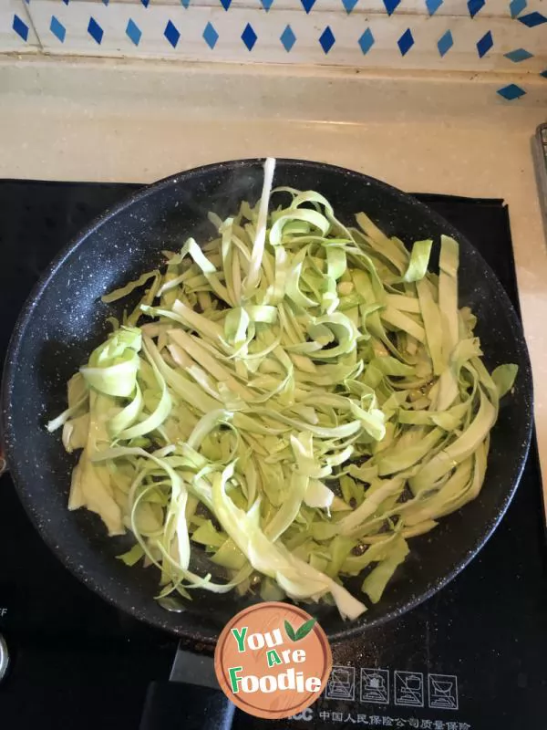 Spicy rice cake and cabbage